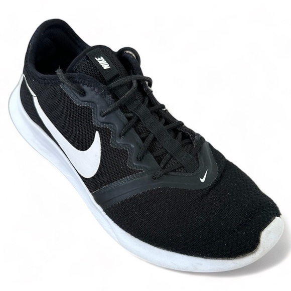 Nike black white VTR Women's Running Training  Shoe AT4345-001 Size 7.5 - Picture 1 of 15